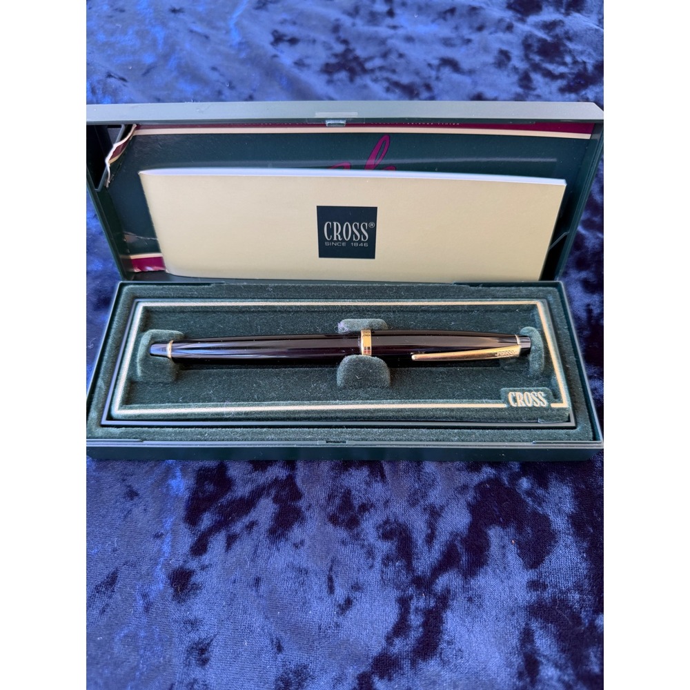 Cross Solo Classic Fountain Pen 806-1M Black Burgundy 22K Gold Accents Boxed